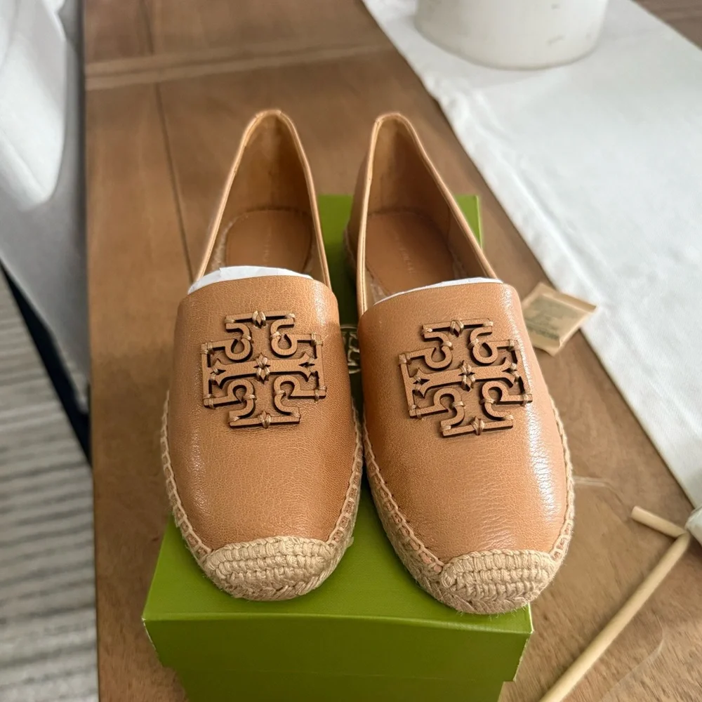 New Tory Burch Espadrilles Cut-Out Logo Leather Espadrille in Ginger Shortbread